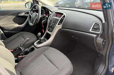 Универсал Opel Astra 2011 в 