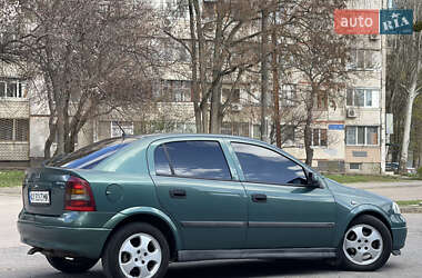 Хэтчбек Opel Astra 2000 в 