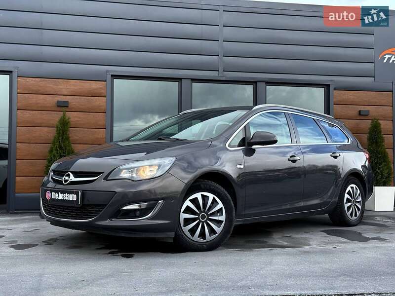 Универсал Opel Astra 2015 в Ровно