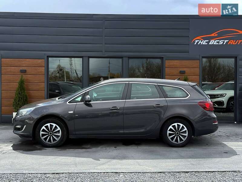 Универсал Opel Astra 2015 в Ровно