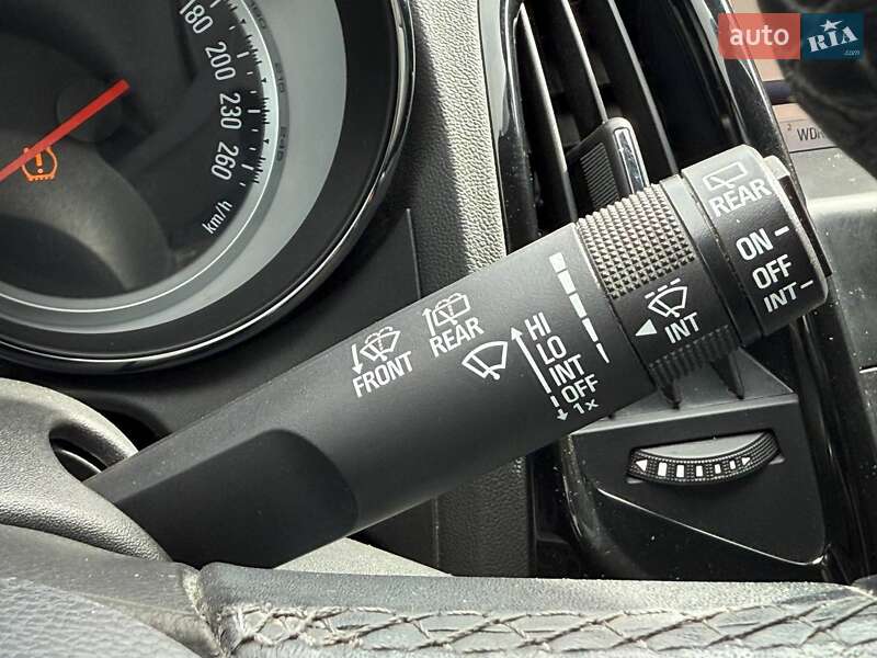 Универсал Opel Astra 2015 в Ровно