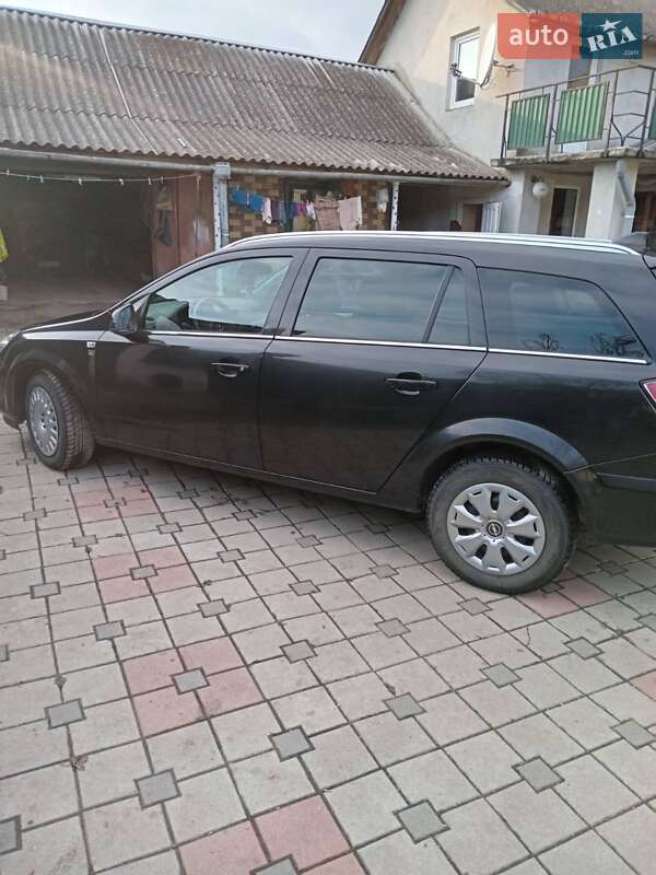 Универсал Opel Astra 2010 в Чорткове