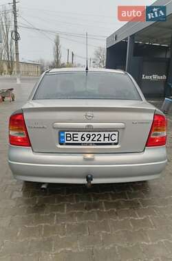 Седан Opel Astra 2006 в 