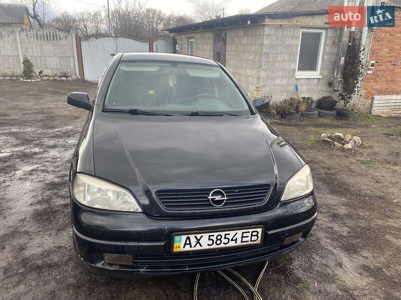 Седан Opel Astra 2006 в 