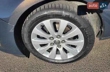 Універсал Opel Astra 2013 в 