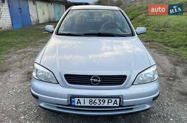 Седан Opel Astra 2004 в 