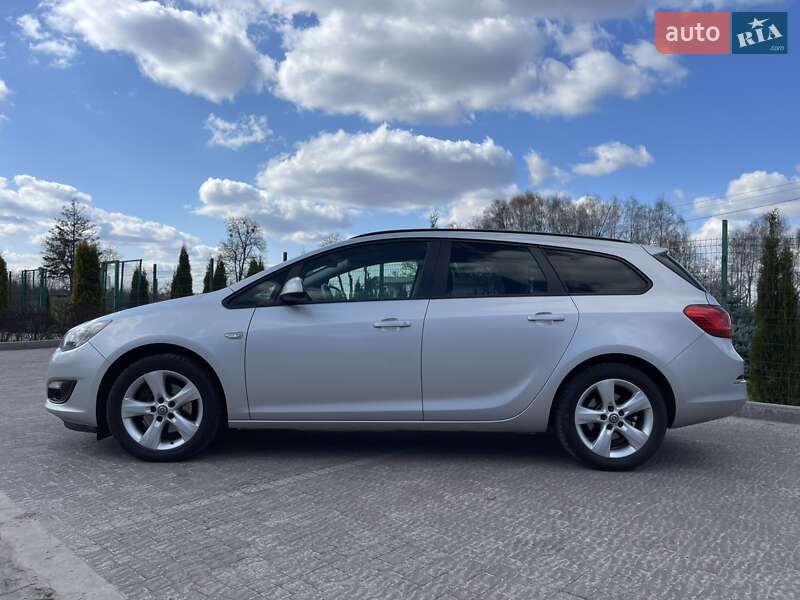 Універсал Opel Astra 2015 в Прилуках