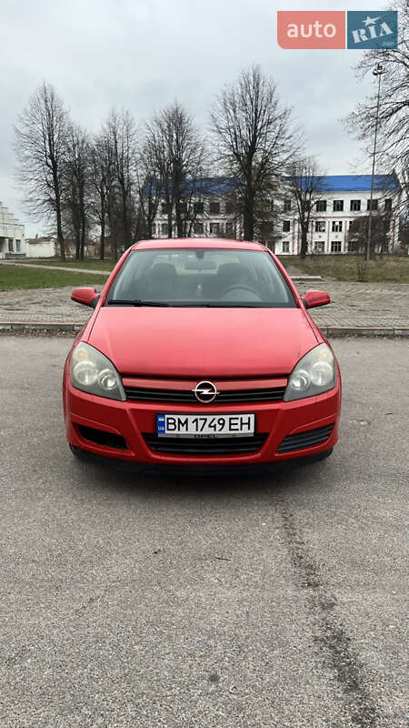 Хэтчбек Opel Astra 2005 в 