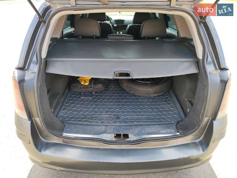 Универсал Opel Astra 2008 в Полтаве