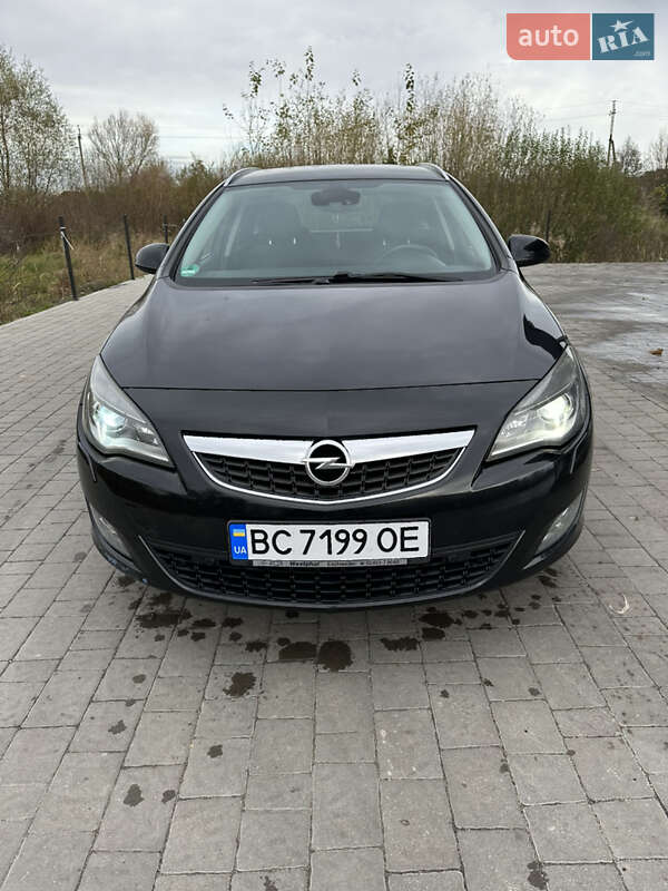 Універсал Opel Astra 2010 в Кам'янці-Бузькій