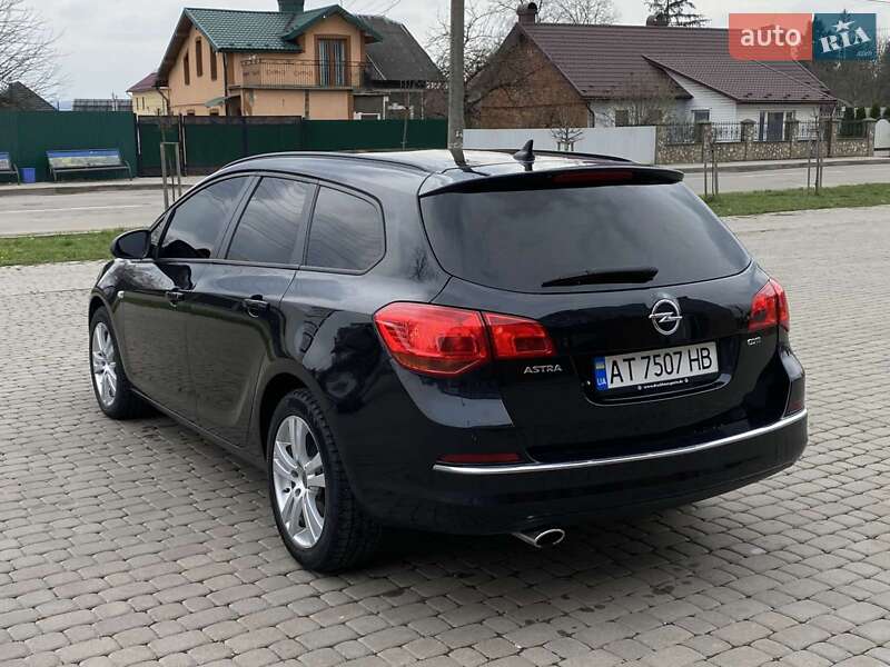 Универсал Opel Astra 2013 в Коломые