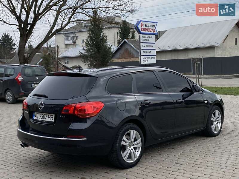 Универсал Opel Astra 2013 в Коломые