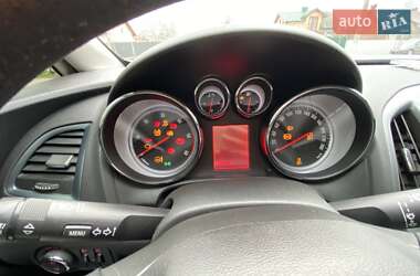 Универсал Opel Astra 2013 в 