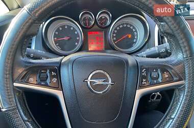 Универсал Opel Astra 2013 в 
