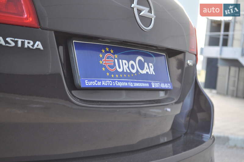 Універсал Opel Astra 2012 в Києві