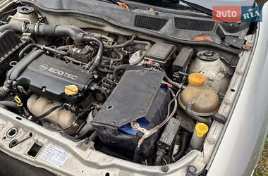 Седан Opel Astra 2006 в 