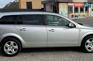 Универсал Opel Astra 2010 в 