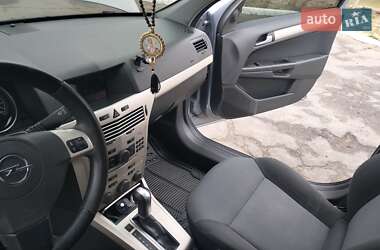 Хэтчбек Opel Astra 2008 в 