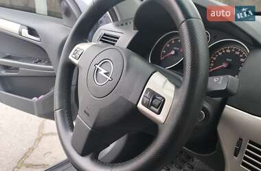 Хэтчбек Opel Astra 2008 в 