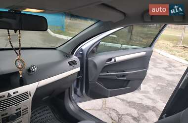 Хэтчбек Opel Astra 2008 в 