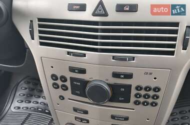 Хэтчбек Opel Astra 2008 в 