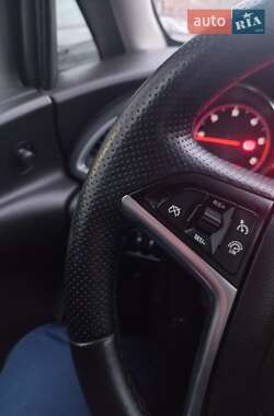 Універсал Opel Astra 2013 в 