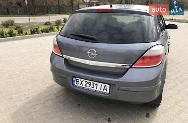 Хэтчбек Opel Astra 2006 в 