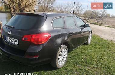 Универсал Opel Astra 2012 в 