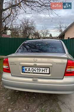 Седан Opel Astra 2006 в 