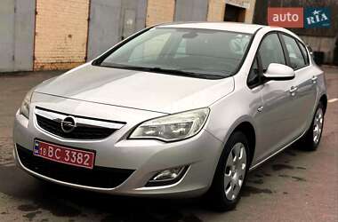 Хетчбек Opel Astra 2011 в Рівному