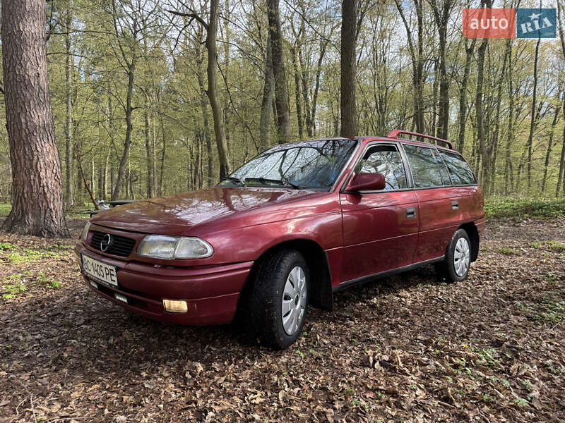 Универсал Opel Astra 1992 в 