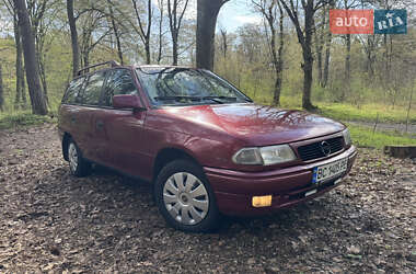 Универсал Opel Astra 1992 в 