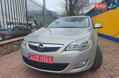 Хэтчбек Opel Astra 2010 в 