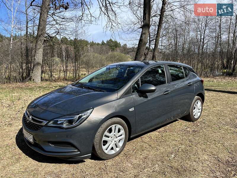 Хэтчбек Opel Astra 2016 в 