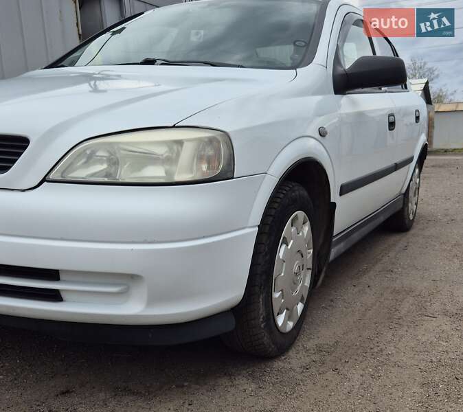 Седан Opel Astra 2008 в 
