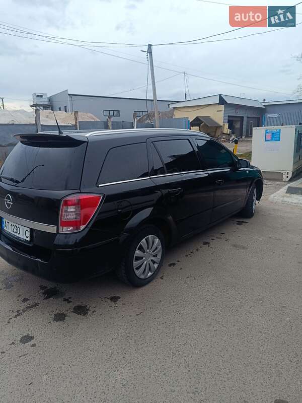 Универсал Opel Astra 2008 в Ивано-Франковске