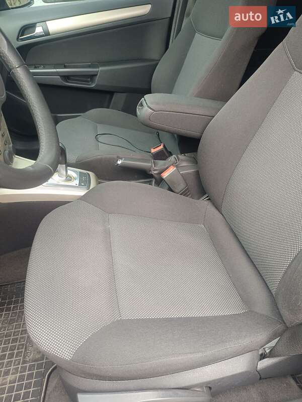 Универсал Opel Astra 2008 в Ивано-Франковске