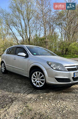 Хетчбек Opel Astra 2004 в Чернівцях