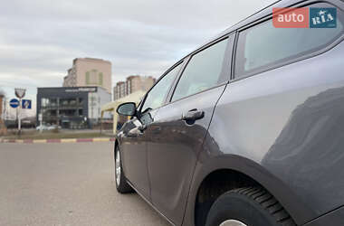 Универсал Opel Astra 2011 в 
