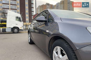 Универсал Opel Astra 2011 в 
