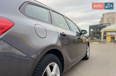 Универсал Opel Astra 2011 в 