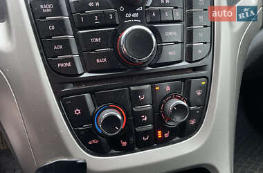 Универсал Opel Astra 2011 в 