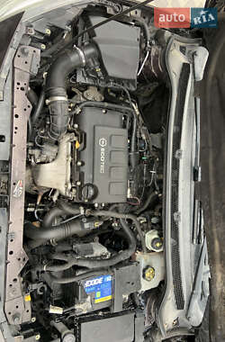 Универсал Opel Astra 2012 в 