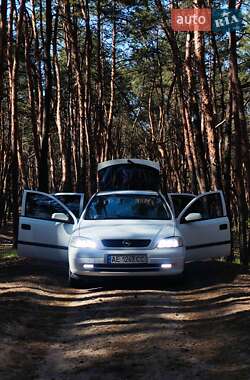 Хетчбек Opel Astra 2003 в 