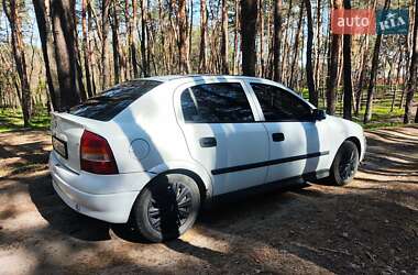 Хетчбек Opel Astra 2003 в 