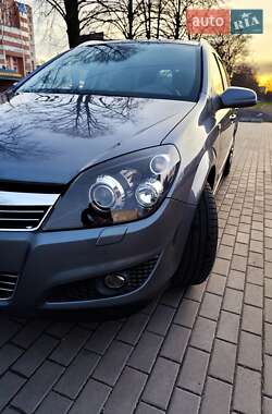 Универсал Opel Astra 2007 в 