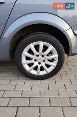Универсал Opel Astra 2007 в 