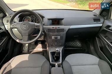Универсал Opel Astra 2006 в 