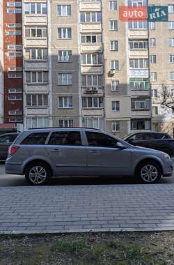 Универсал Opel Astra 2005 в 