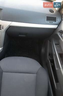 Хэтчбек Opel Astra 2008 в 